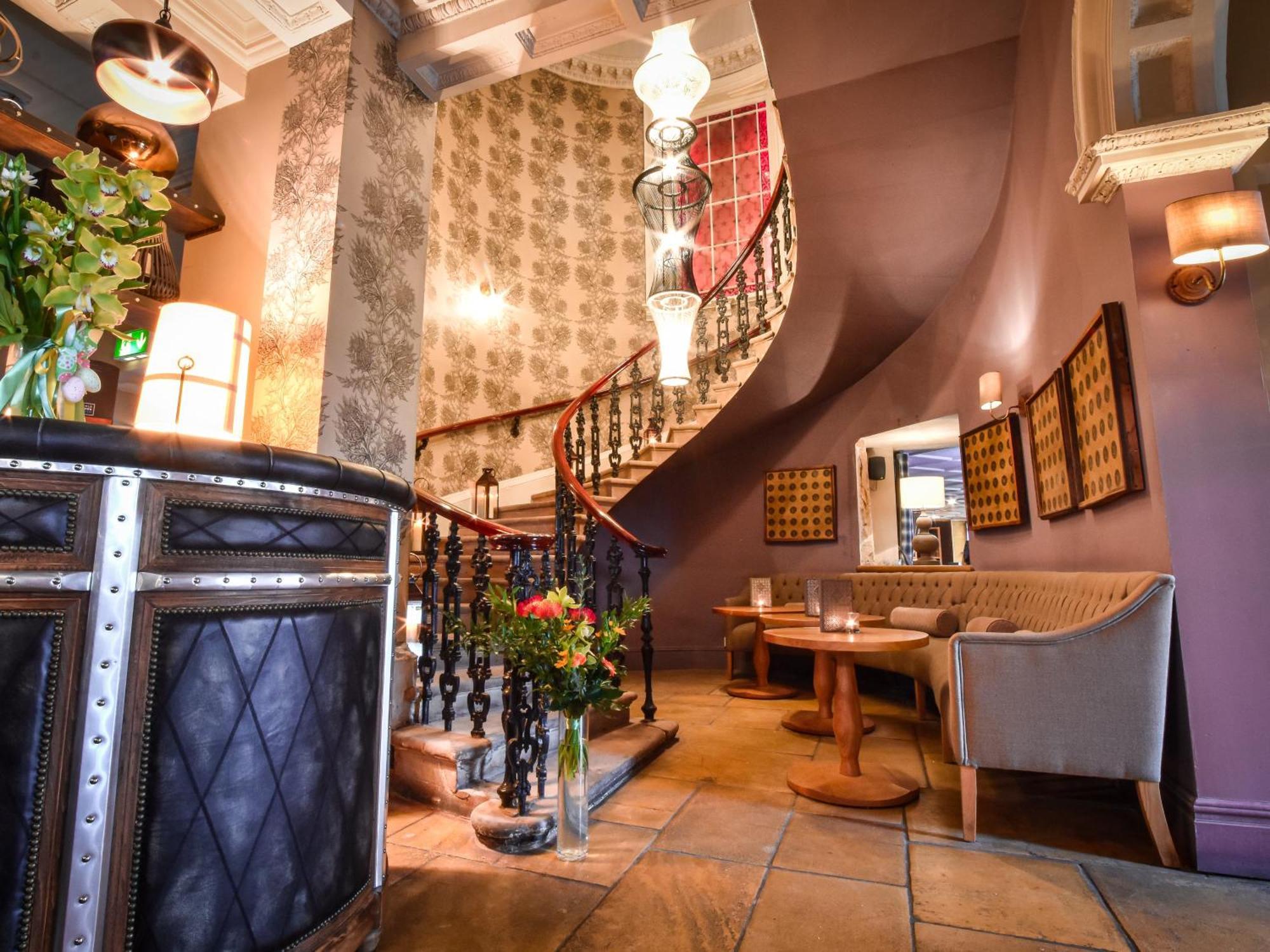 The Meadowpark Bar, Kitchen & Rooms スターリング エクステリア 写真